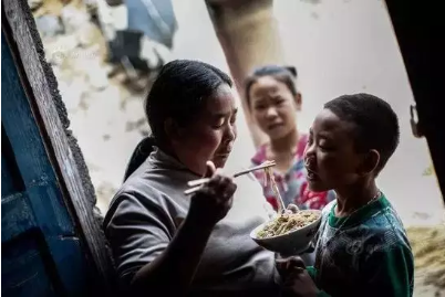 如此重男轻女的婆婆，你见过吗？